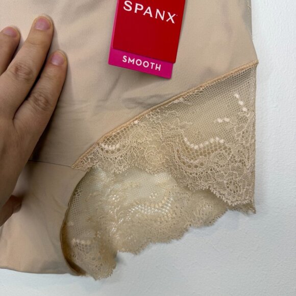 SPANX NWT Women’s Size Medium Soft Nude Undie-tectable® Lace Hi-Hipster Panty - Picture 7 of 8